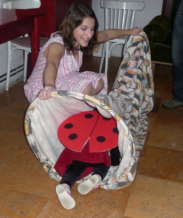 Beruška Klárinka zachraňuje Růženku 